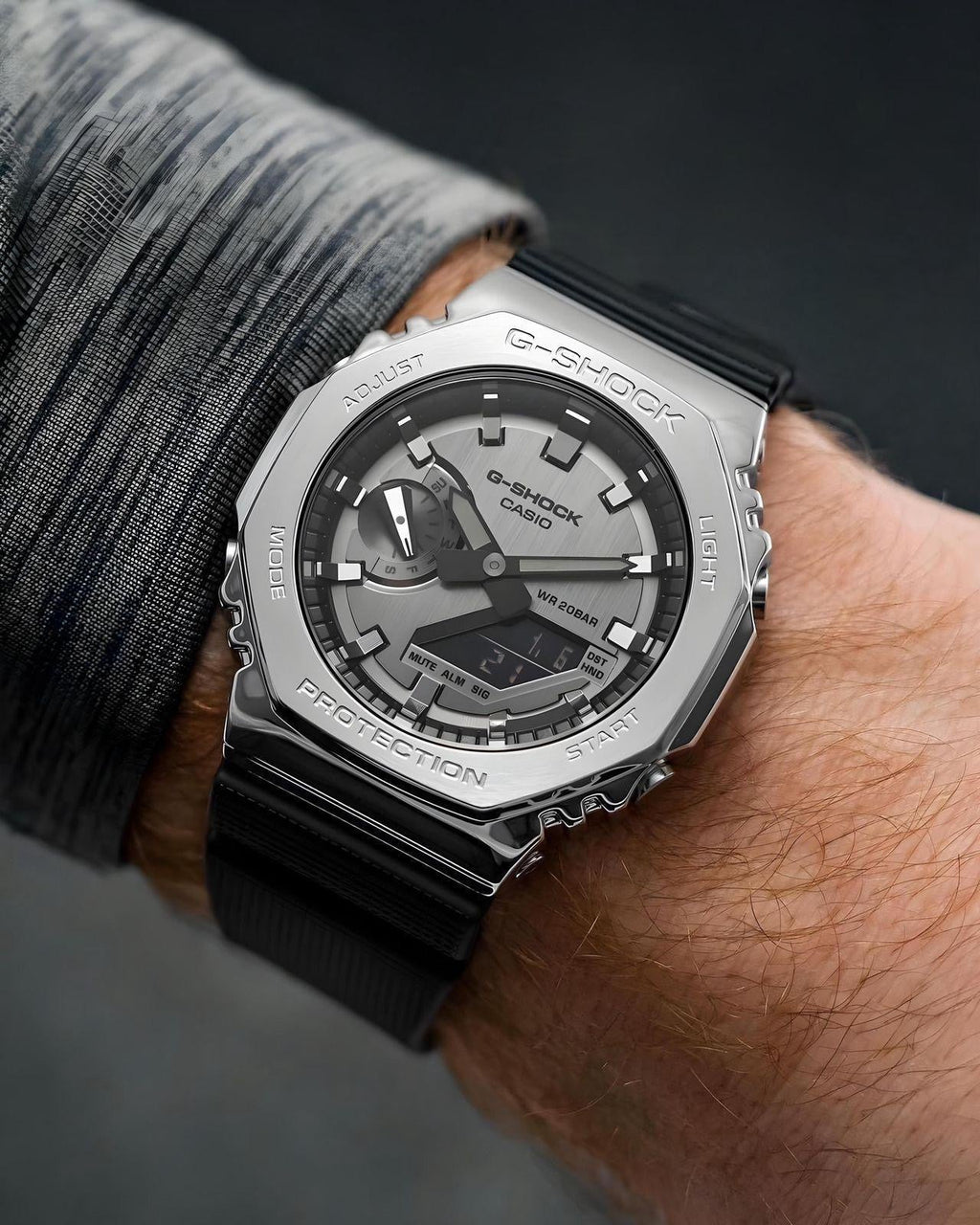 GM 2100 SILVER-BLACK Metal Body